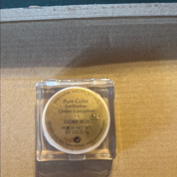 Estée Lauder Pure Color Eye Shadow - Picture 2 of 4